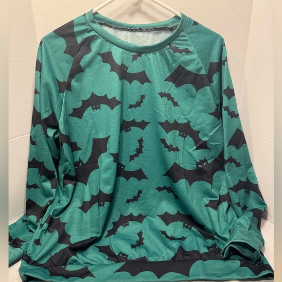 Long Sleeve Unbranded Crew Neck Bat Shirt, Green and Black, Extra Large - Picture 1 of 8